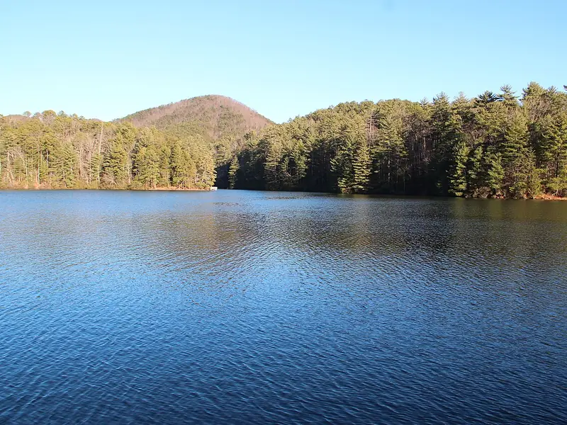 Unicoi Lake under a clear winter sky