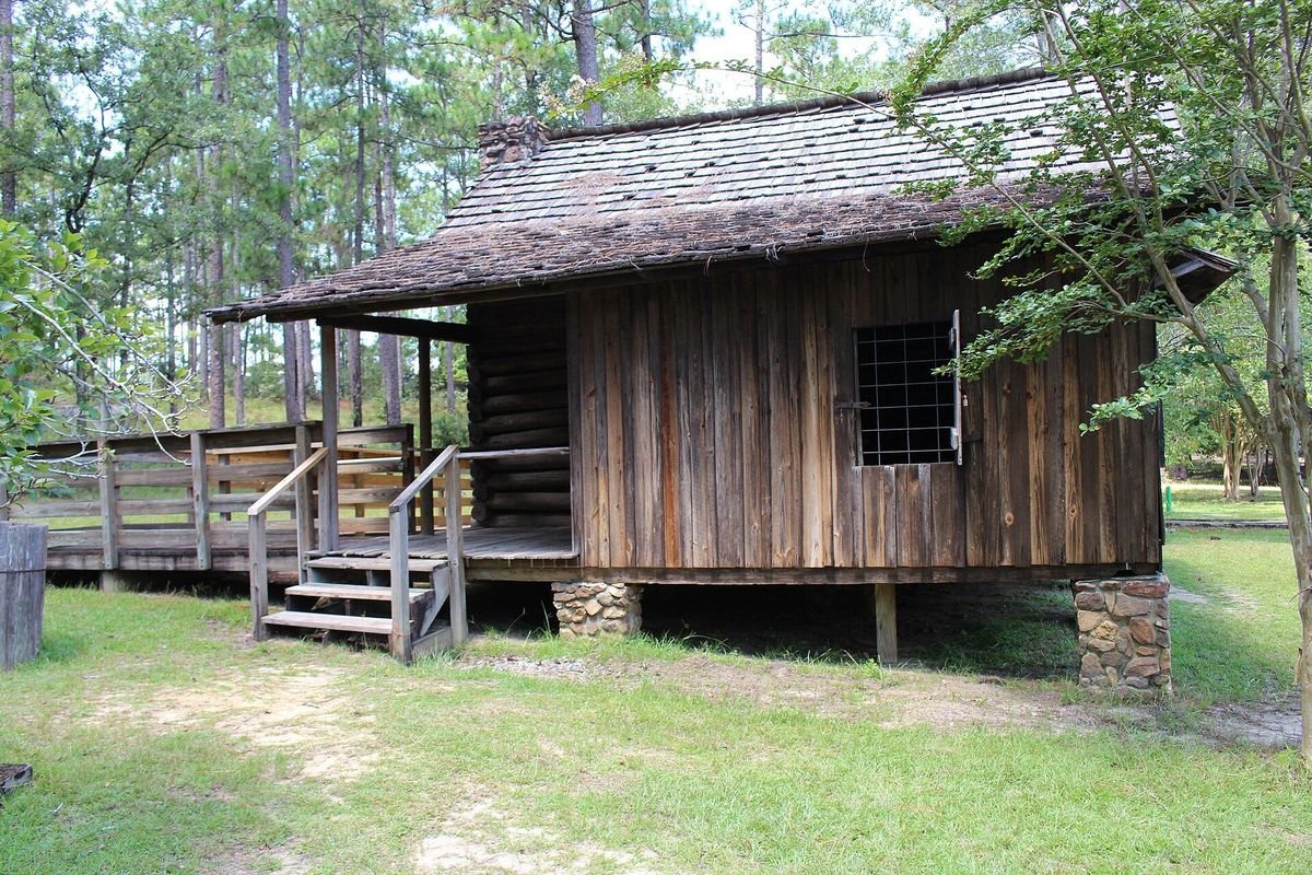 Historic Meeks log cabin at the Heritage Farm, General Coffee State Park