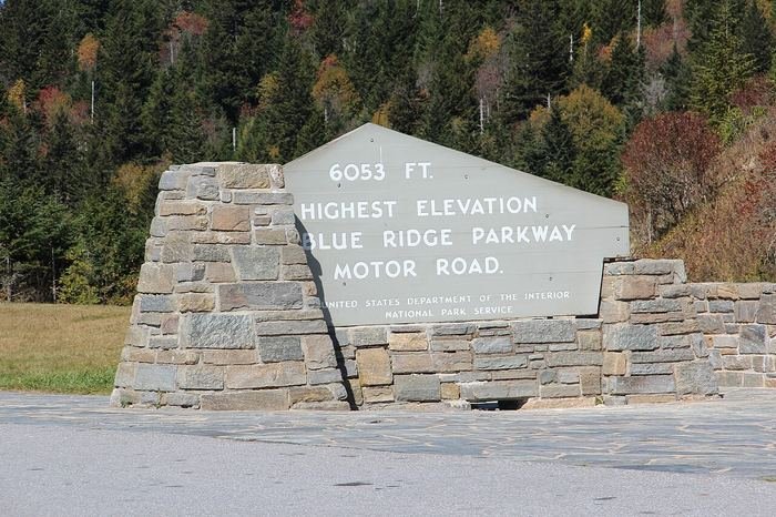 Fall color at the Richland Balsam Overlook on the Blue Ridge Parkway