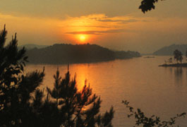 Carters Lake at Sunset