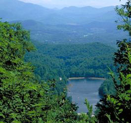 Beautiful mountains and lake at Vogel State Park